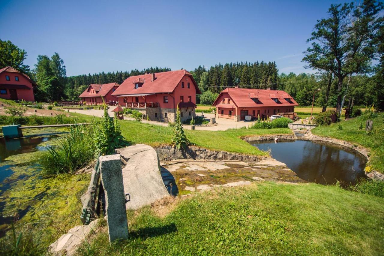 Penzion Dockaluv Mlyn Havlíčkŭv Brod Esterno foto