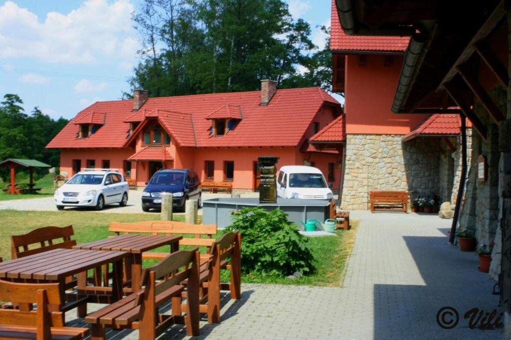 Penzion Dockaluv Mlyn Havlíčkŭv Brod Esterno foto
